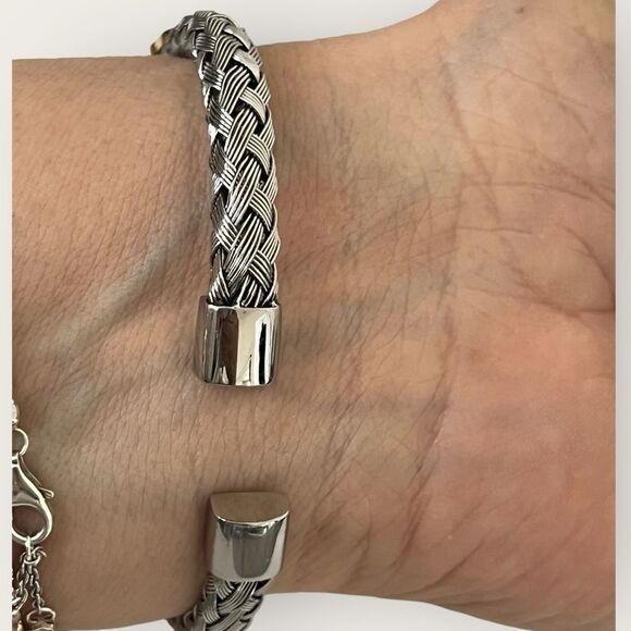 Stainless steel & gold plated cuff bracelet with 3 hamsa 🪬 hands braided design - Picture 5 of 7